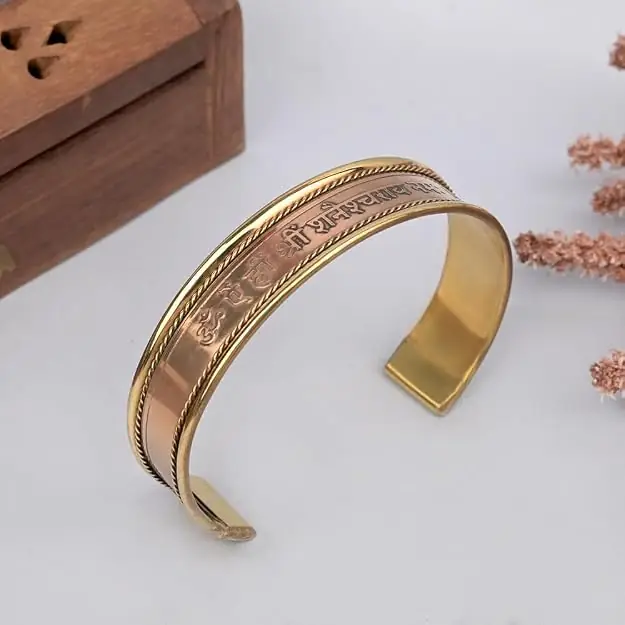 Kada at an angle showing the open cuff