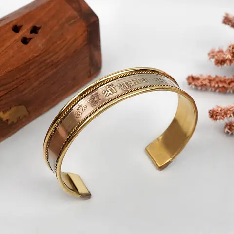 Kada at an angle showing the open cuff