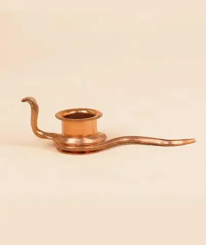 Side view of the cup and snake