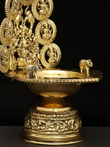 Close view of the bowl and elephant figure