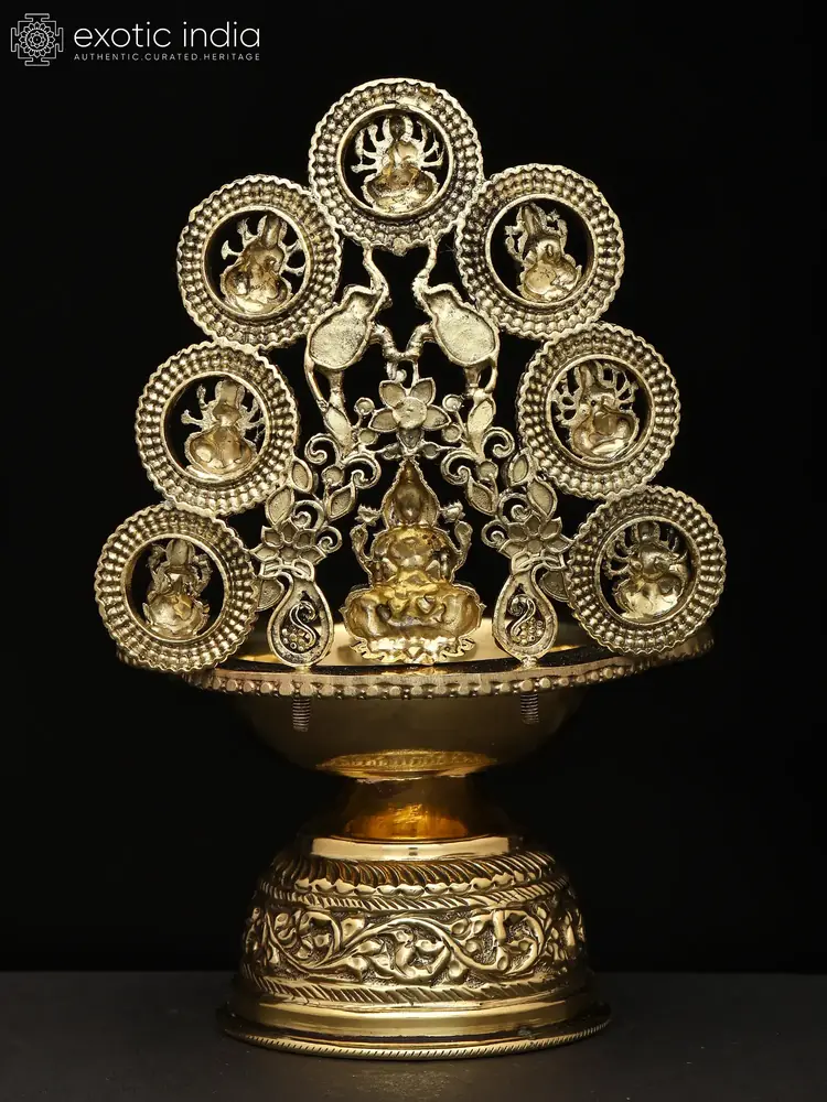 Back view with the round medallions