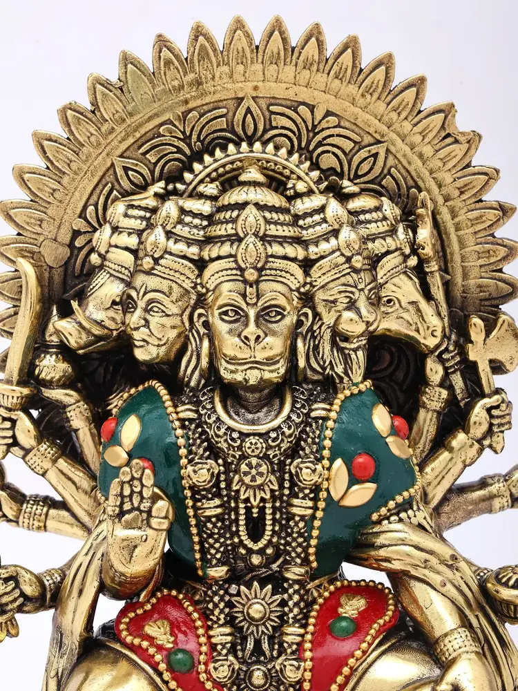 Close view of the five faces and halo