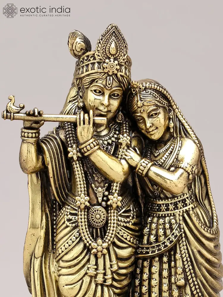 Close view of the two figures