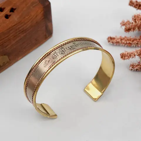 Kada at an angle showing the open cuff