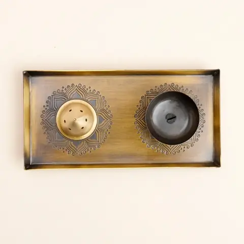Top view of the tray with its mandala pattern