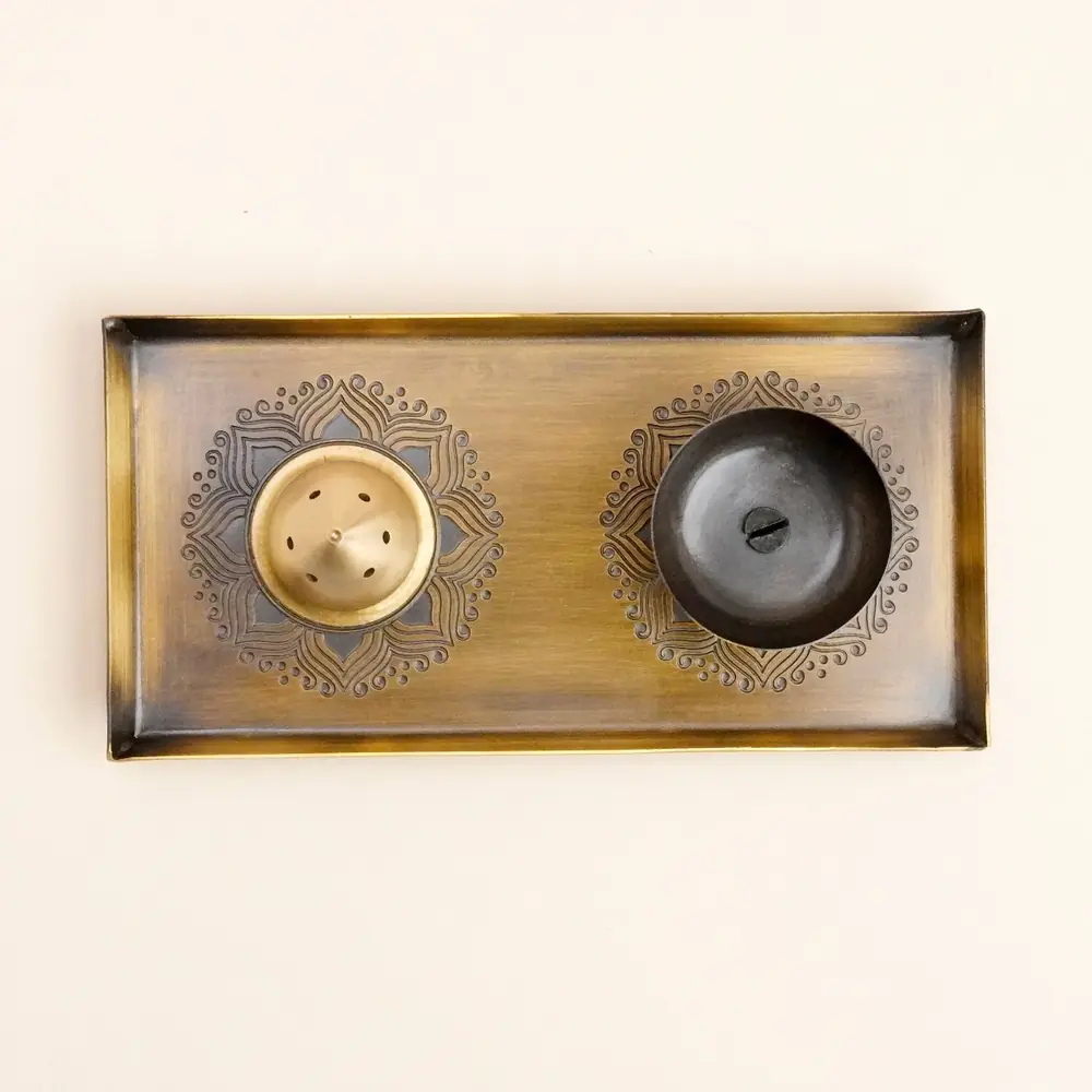 Top view of the tray with its mandala pattern