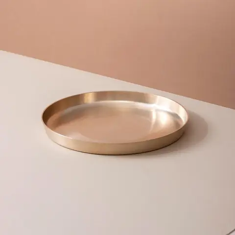 A single kansa plate