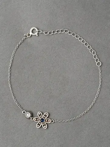 The bracelet laid in a loop showing both ends